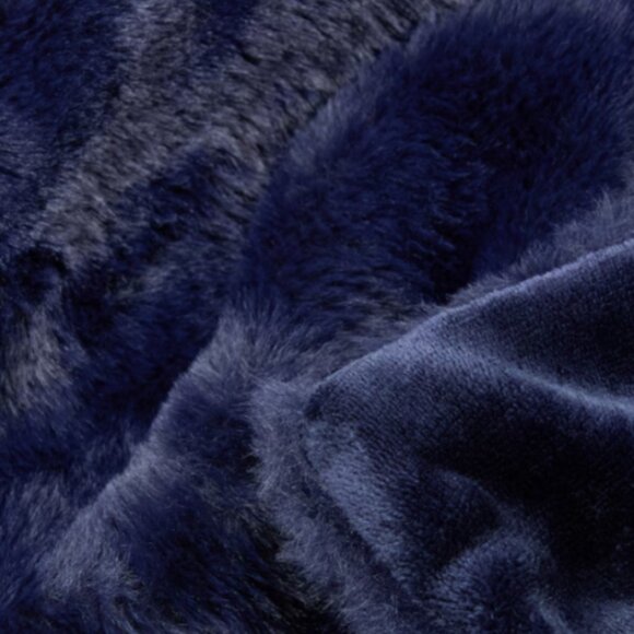 NWT Navy Indigo Faux Fur Throw - Picture 2 of 5